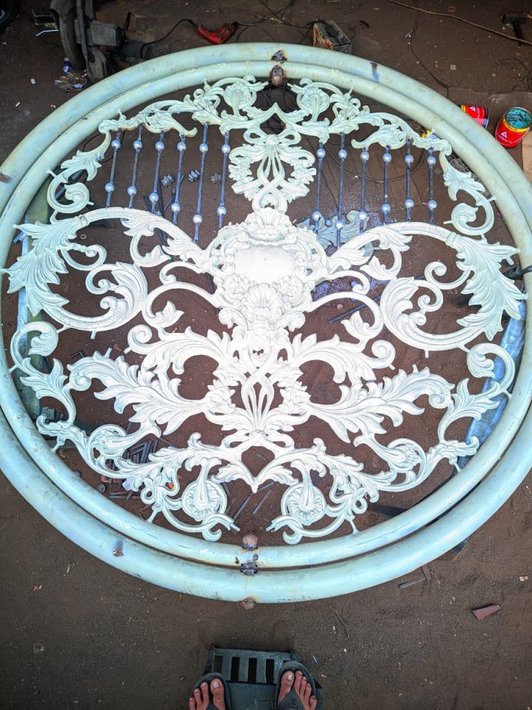 Spesialis Besi Tempa Ornamen Cor